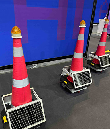 施工与养护预警机器人